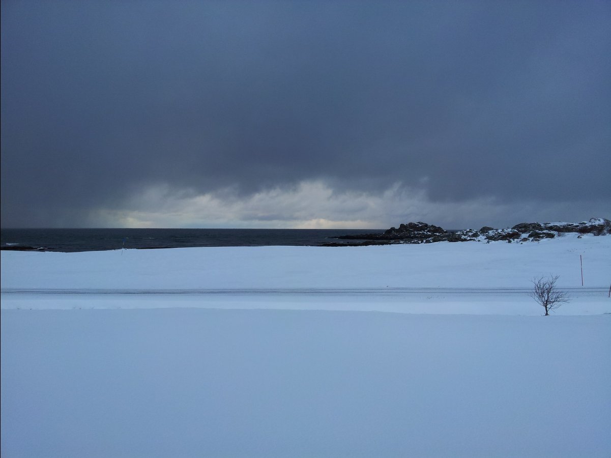Hov - Northern Light Base Camp02